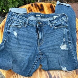 Distressed cropped jeans